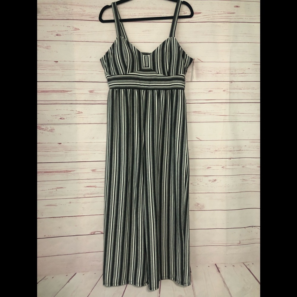 NWT Xhilaration Black & White Striped Jumpsuit - Picture 2 of 8